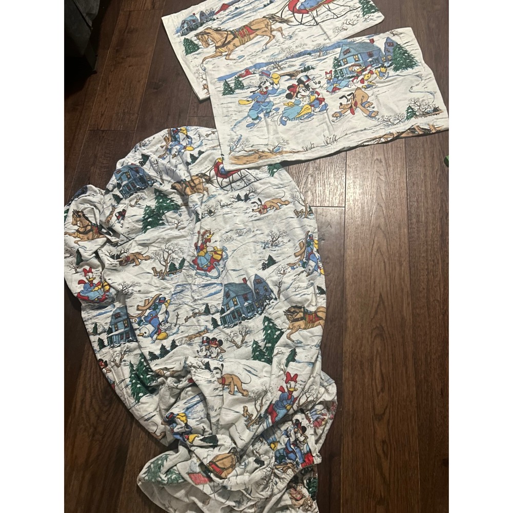 Vtg Disney Christmas Flannel Mickey Winter Sleigh sheets Full fitted & 2 pillow